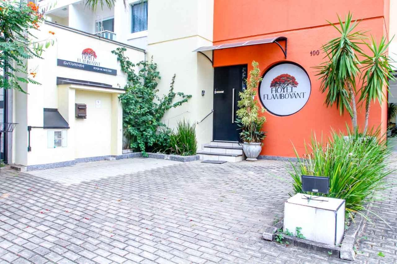 Hotel Flamboyant Taubaté Exteriör bild
